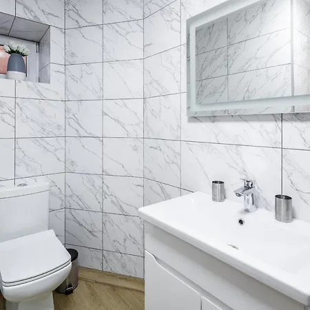 Alfa Staroevrejska 18 *