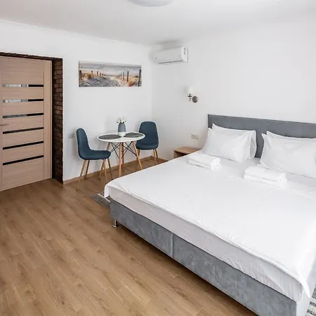 Апартаменты Alfa Staroevrejska 18 *